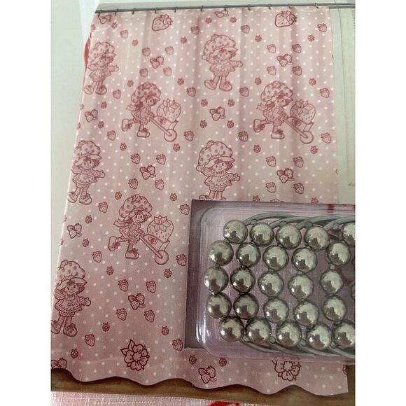 13 Piece Set Strawberry Shortcake Shower Curtain Set And Metal Hooks 72 X 72 NEW - Picture 6 of 13